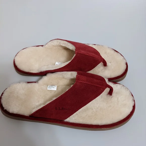 L.L. Bean Women's Red Suede Shearling-Trim Thong Slippers - Picture 1 of 7